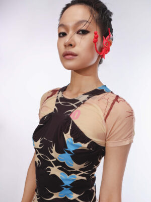 膚色印花透膚剪裁修身Ｔ  Skin-tone printed sheer fitted T-shirt