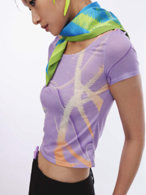 淡紫圖樣修身短版Ｔ  Light Purple Patterned Cropped T-Shirt